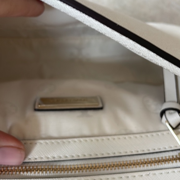 Tory Burch Robinson embroidered adjustable bag - Picture 9 of 10